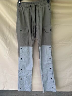 Men's Two-Tone Cargo Pants in Olive & Grey.